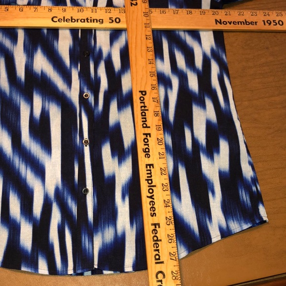 Calvin Klein Lightweight Abstract Blue Top Shirt M - Picture 2 of 12